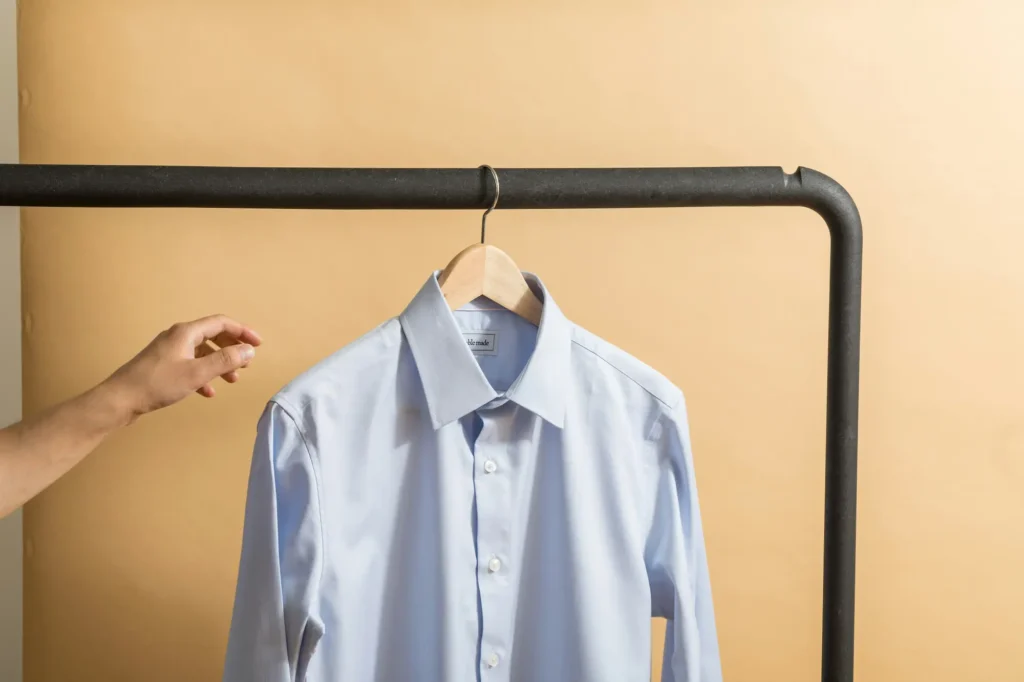 Camisa en una tienda- nueva agenda del consumidor - CertificadoElectronico.es