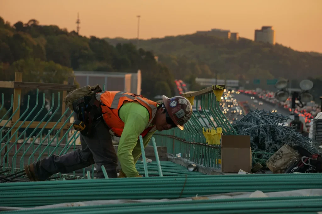 Trabajador de obra - defectos de construcción - apudacta.com