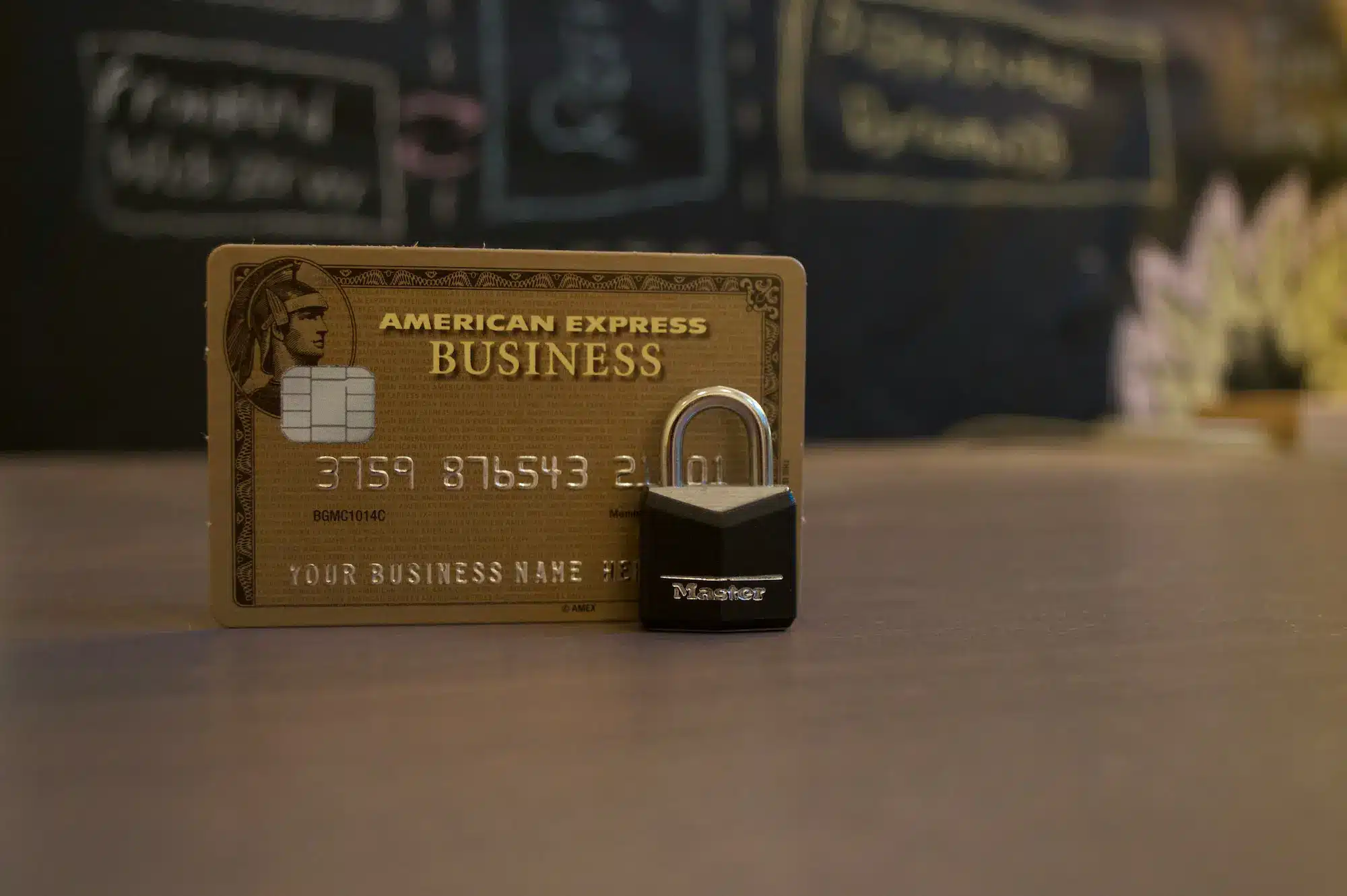 Tarjeta de crédito - phishing bancario - ApudActa.com