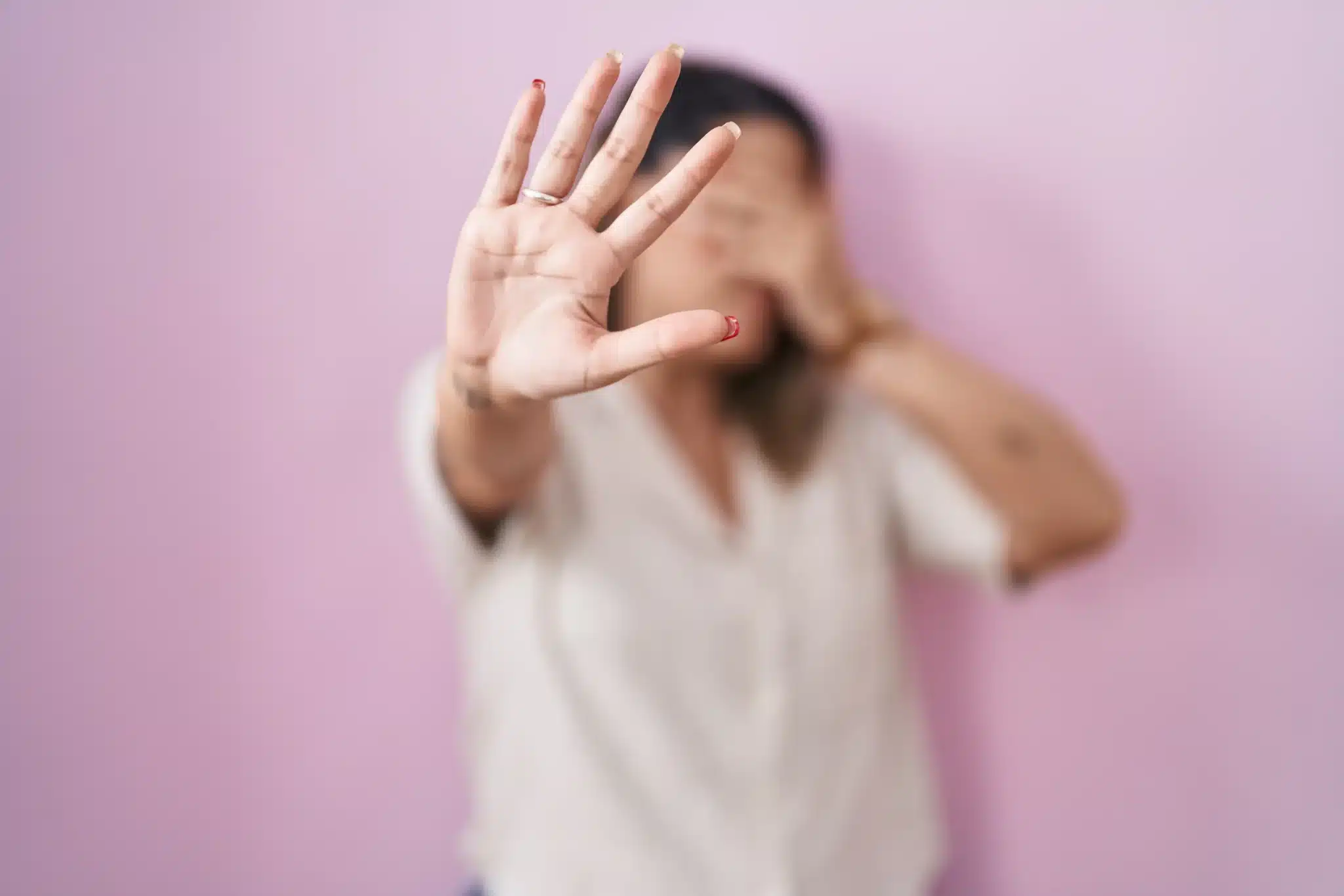 Mujer que sufre violencia - violencia vicaria - CertificadoElectronico.es